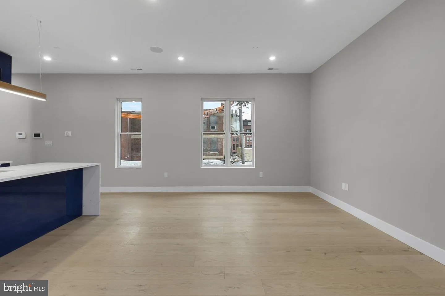 2 bed, 2.5 bath, 5728 sqft, $3,100 — Photo 4