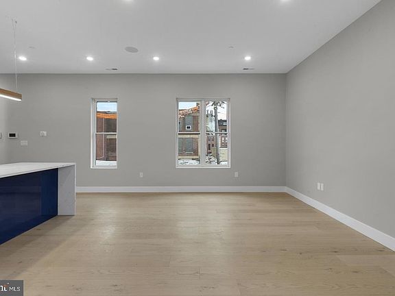 4th image of 1343 Fitzwater St #302