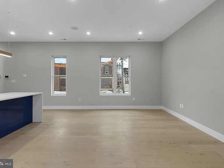 1343 Fitzwater St #302 — Photo 4