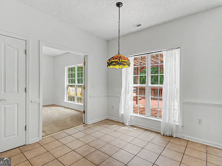 255 Squire Ln — Photo 21
