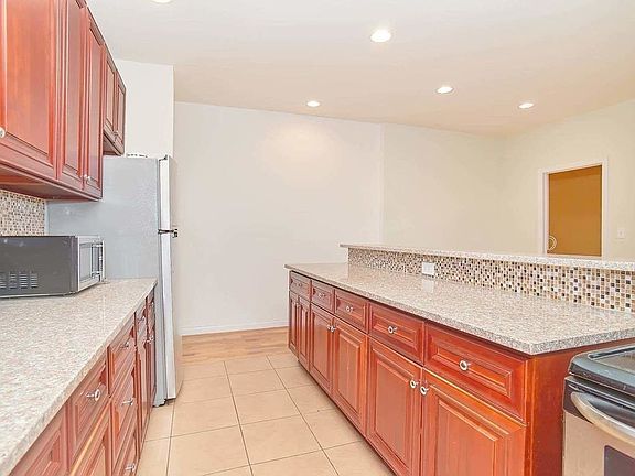 3rd image of 501 W 135th St APT 17