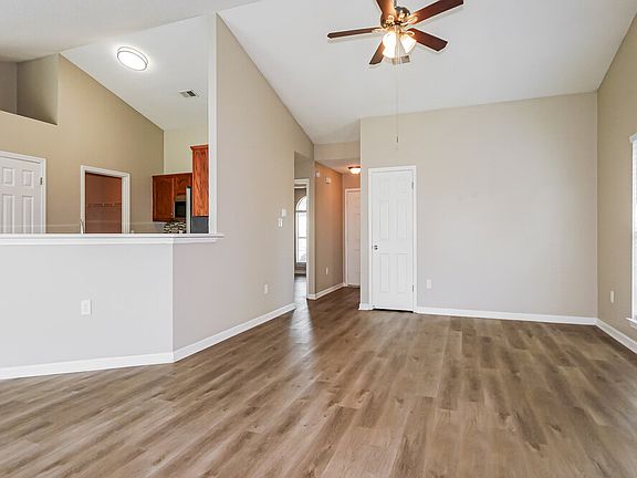 5th image of 1883 Crescent Ln