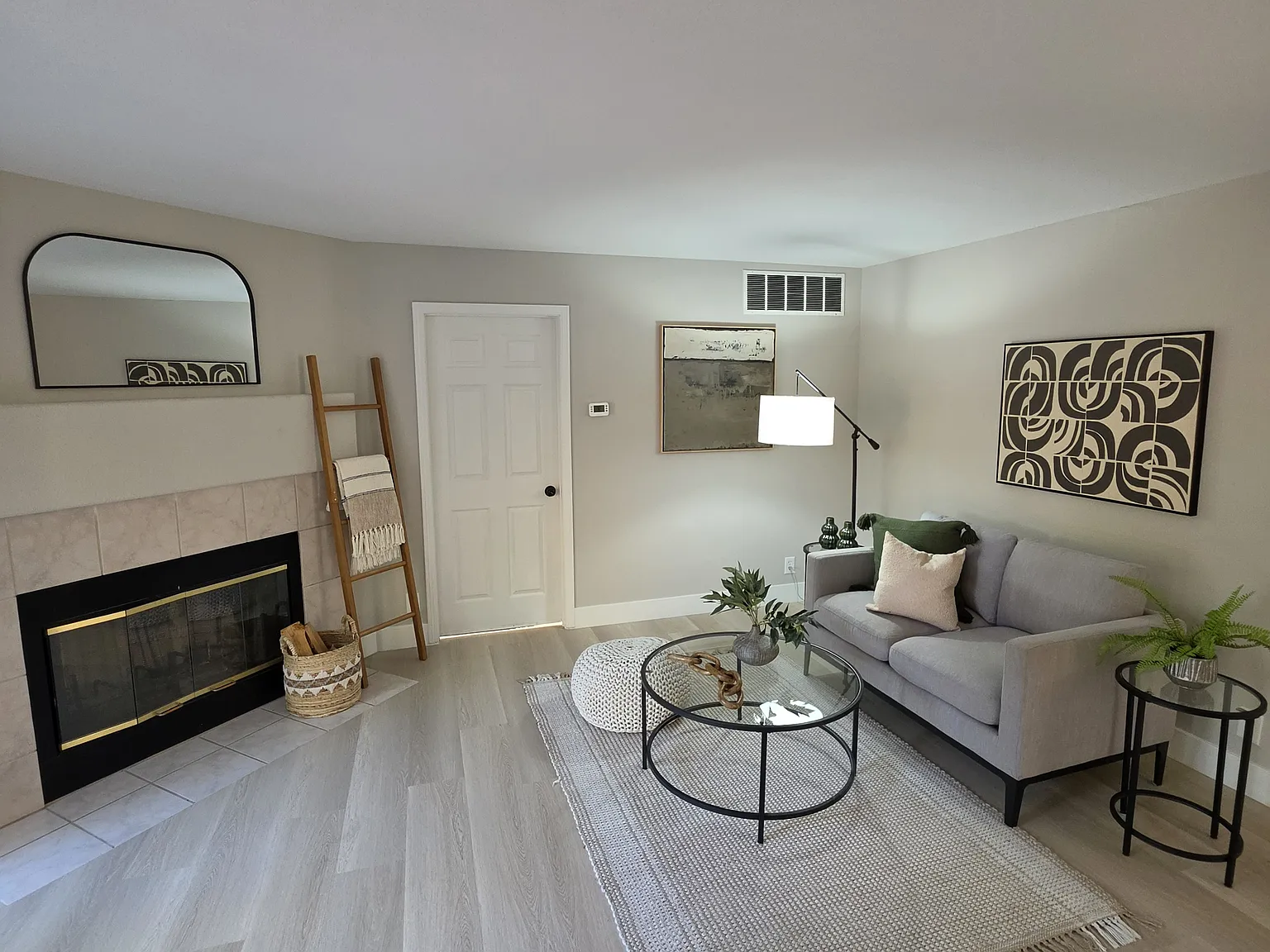 4 bed, 2.5 bath, 1927 sqft, $1,500 — Photo 4