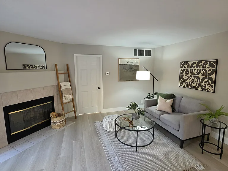 3292 Moreno Ave — Photo 4
