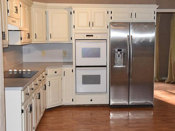 5th image of 700 E Winbaugh Ln
