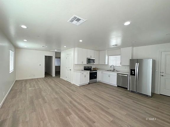 4th image of 916 W Perdew Ave