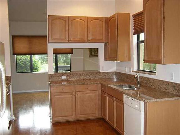 3rd image of 6652 SE Woodmill Pond Ln