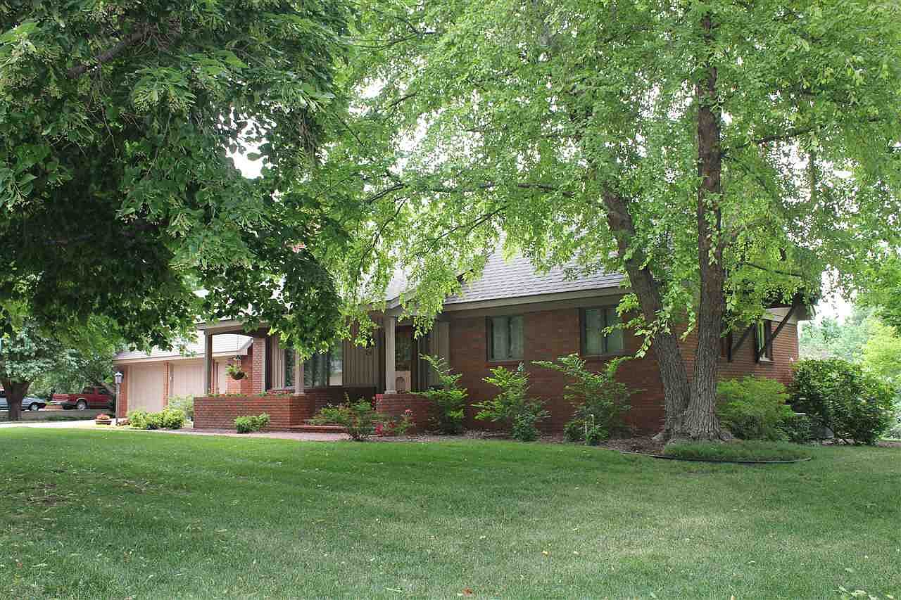 24 Park View Rd, Hesston, KS 67062 Zillow