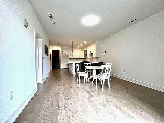 4th image of 775 Juniper St NE Unit 210