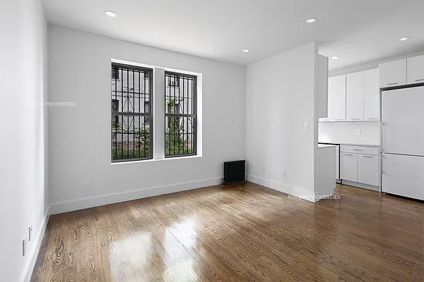 Sold by Poljan Properties Inc. | media 2
