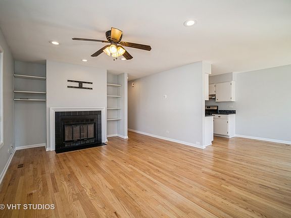 4th image of 1325 Barclay Ln #1325