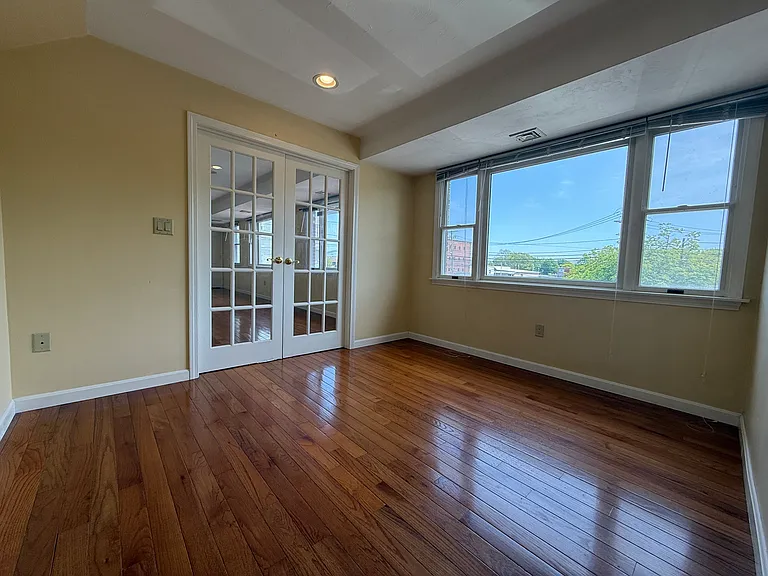 947 Washington St #2 — Photo 15