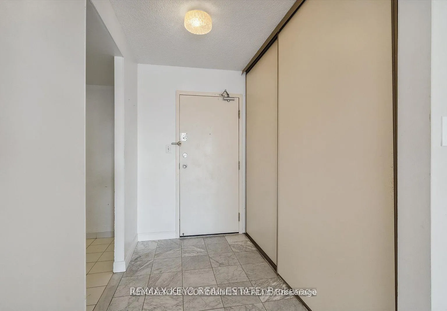 3 bed, $3,000 — Photo 3
