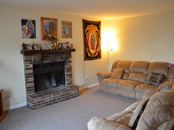 3rd image of 1267 Marywood Ct