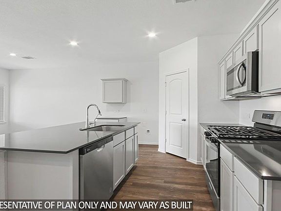 3rd image of 16792 Country Roots Ave
