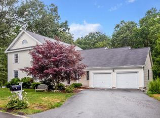 75 Edinburgh Ln, Madison, CT 06443