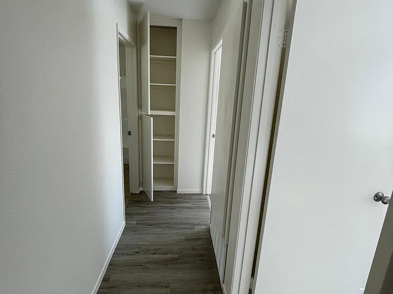 952 Pine Ave #B — Photo 12