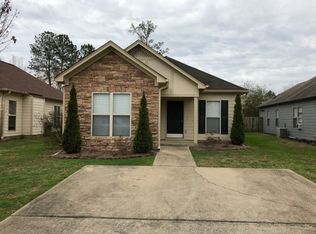 350 Fox Run Cir, Pell City, AL 35125