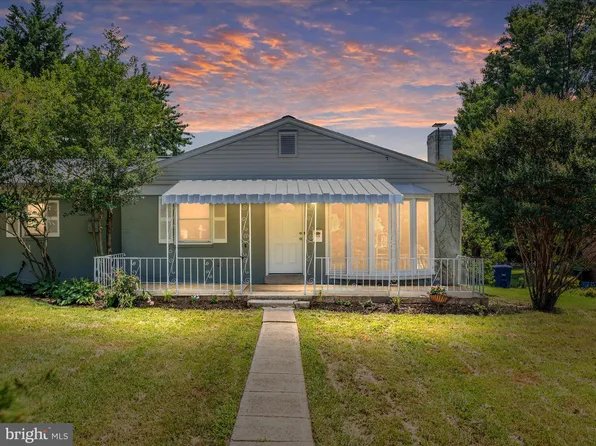 912 Grant St, Herndon, VA 20170