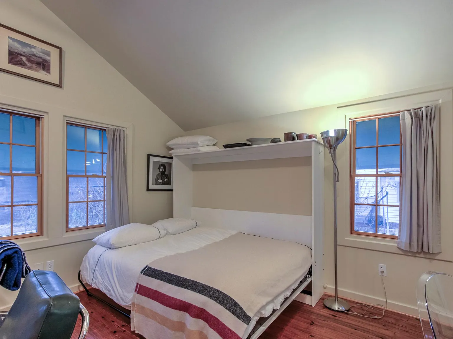 1635 E 17th Pl — Photo 3
