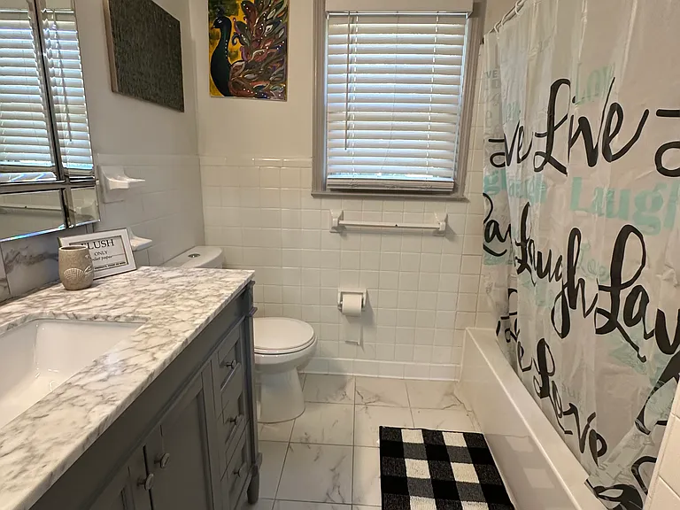 Upstairs convenience ? Shared bathroom ready for use.