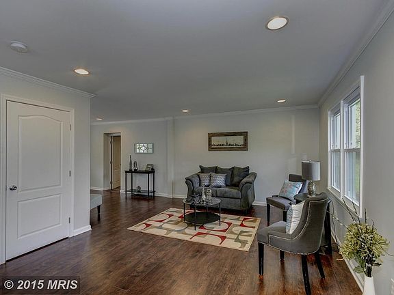 3rd image of 1615 Woodside Ave