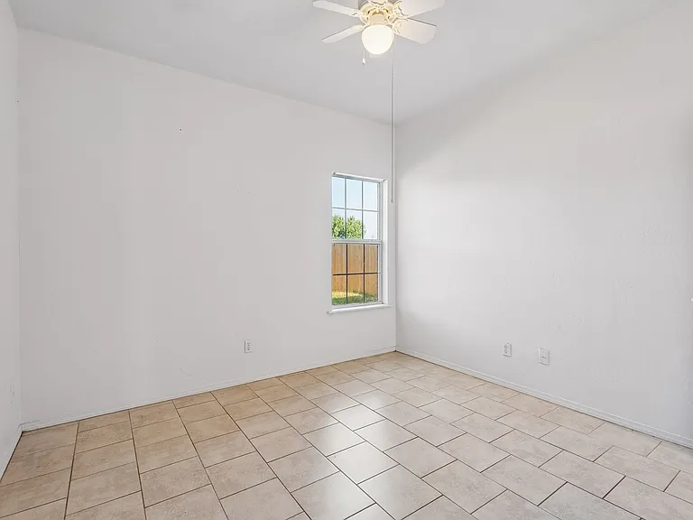 1021 Shady Creek Cir — Photo 25
