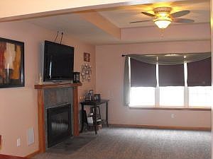 5th image of 4620 Iris Ave
