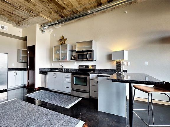 5th image of 2205 McKinney St APT 506