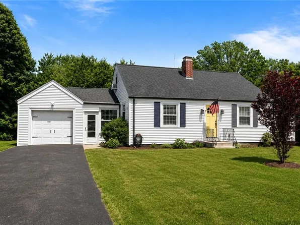 1472 Wampanoag Trl, Riverside, RI 02915