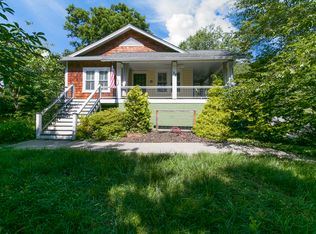 32 Larchmont Rd, Asheville, NC 28804
