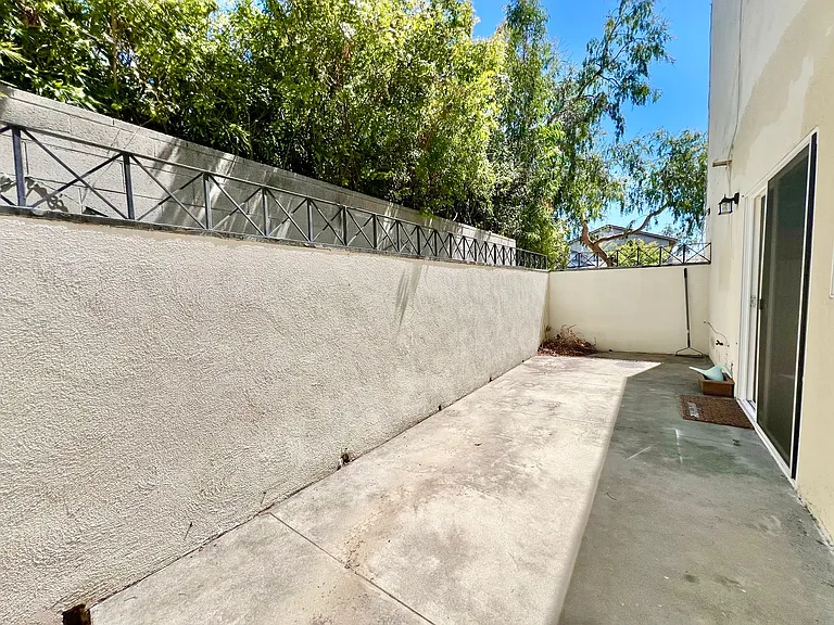 631 N Harvard Ave — Photo 12