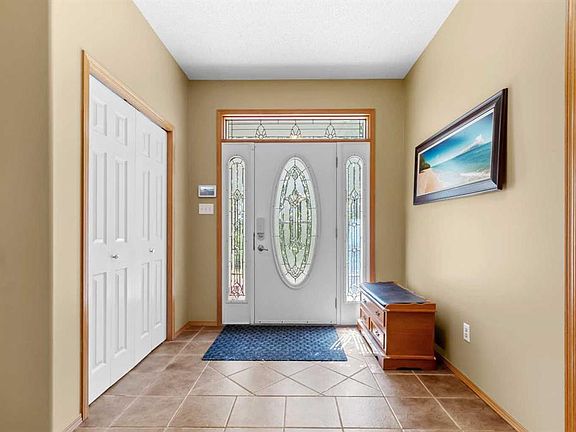 3rd image of 261 Range Rd E #39320