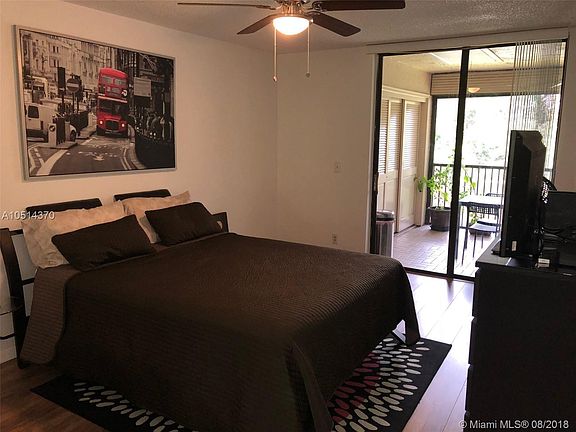 2nd image of 2665 Carambola Cir N