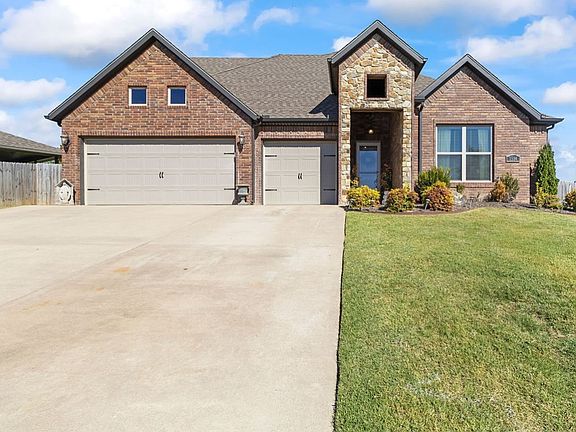 2nd image of 1514 Crestwood Hills Ln