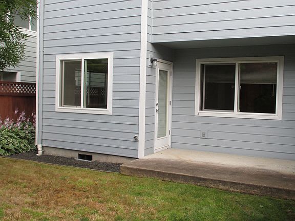 2nd image of 932 NW Anjni Cir