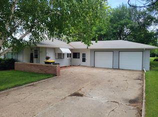 100 5th St, Walnut Grove, MN 56180