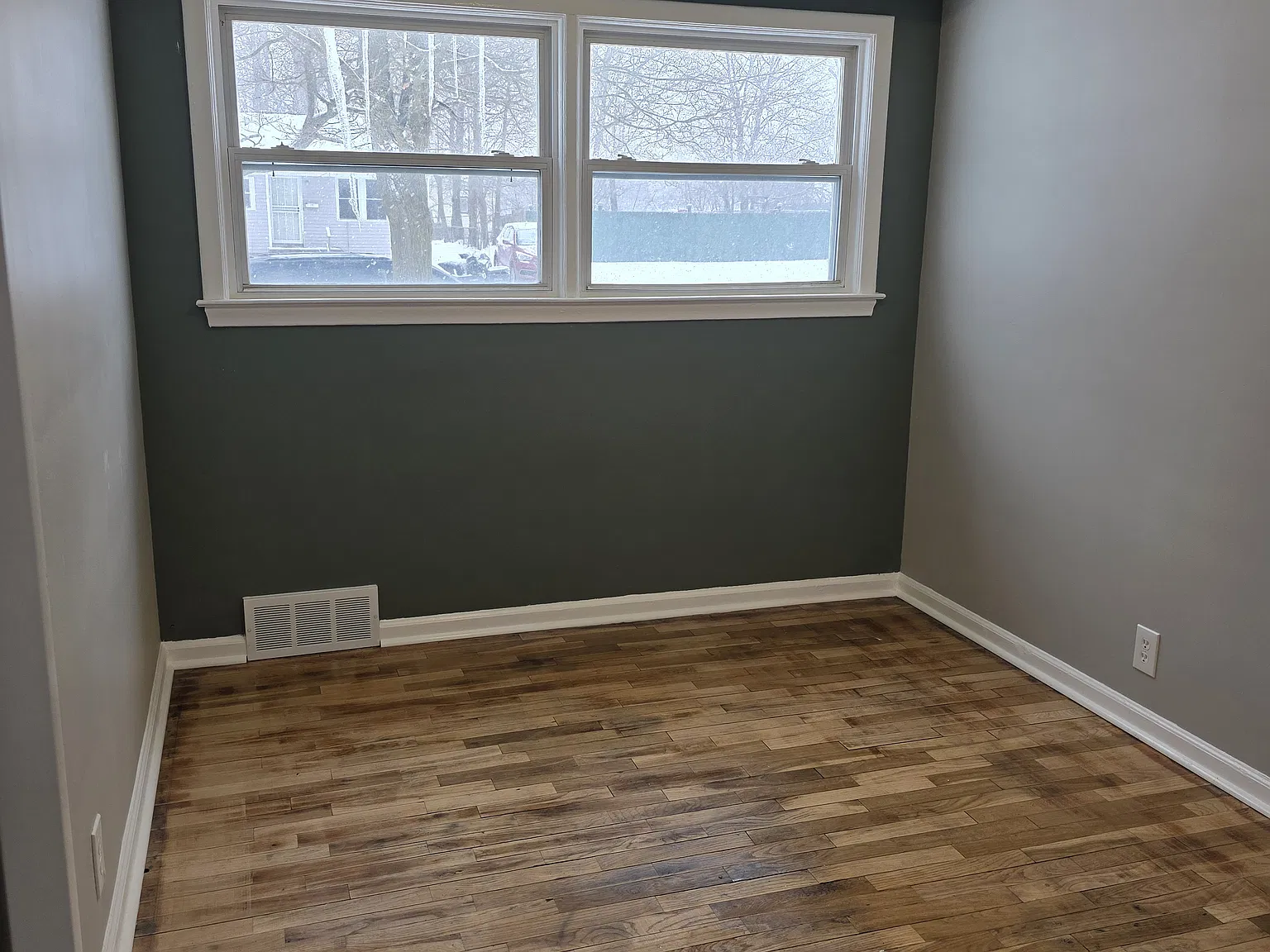 4813 Greenlawn — Photo 2