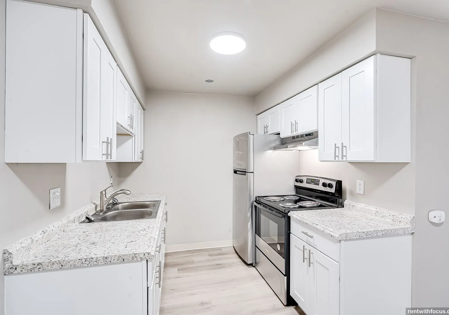 EVERGREEN PLACE — Photo 1