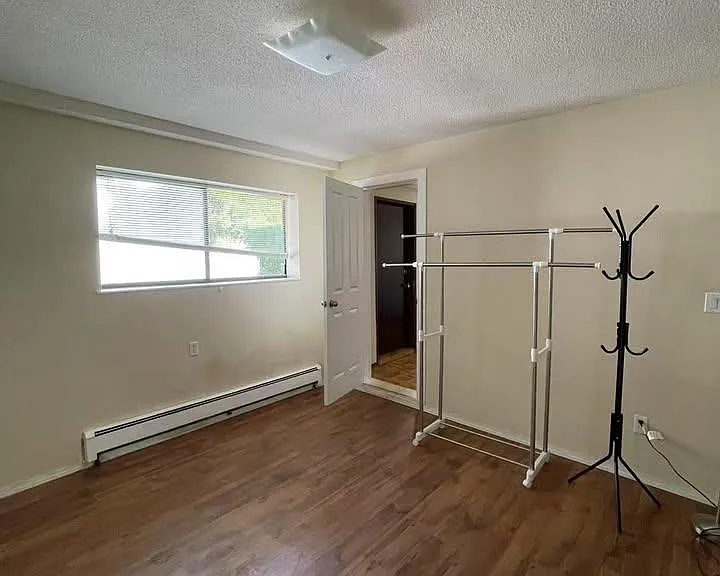 1130 Marsden Ct — Photo 3