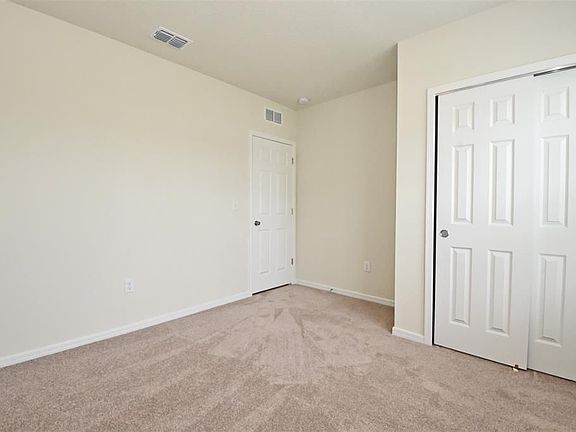 4th image of 570 Citrus Isle Blvd