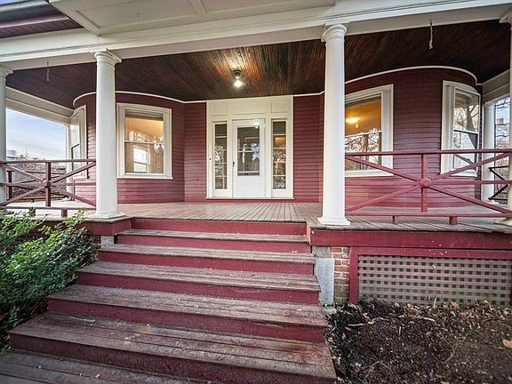 2nd image of 62 Fuller St