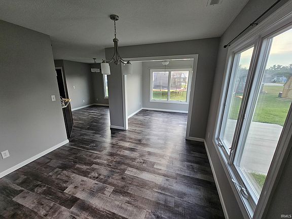 5th image of 904 Jennifer Dr