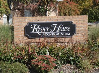 1249 Island Dr APT 101, Ann Arbor, MI 48105