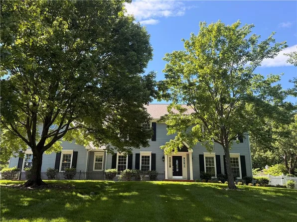 3104 S Victoria Ln, Blue Springs, MO 64015