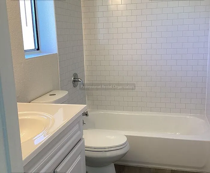 445 S E St #20 — Photo 12