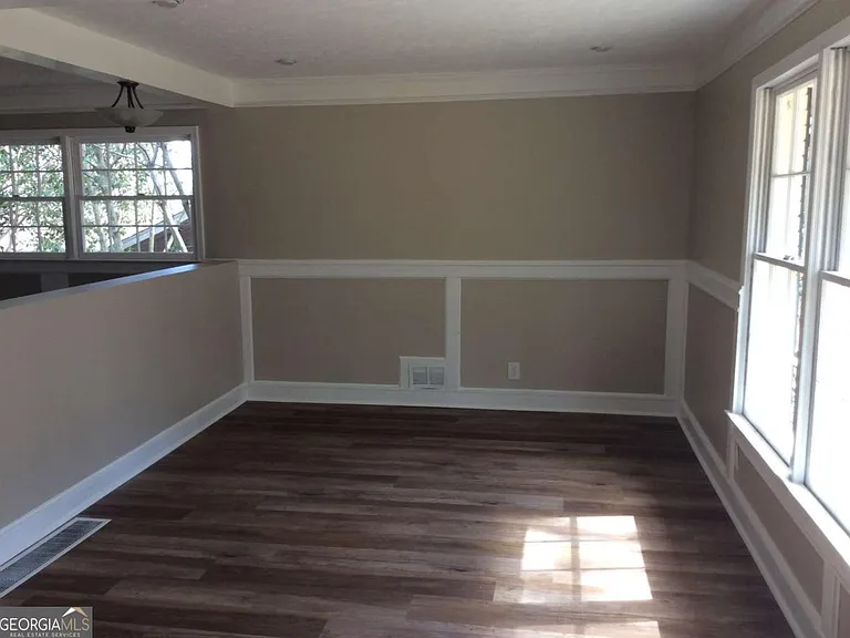 80 Homestead Pl — Photo 3
