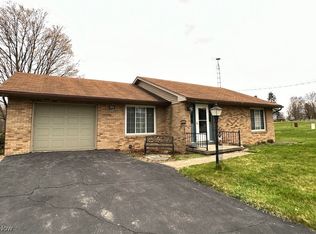 390 Valley Rd, Salem, OH 44460