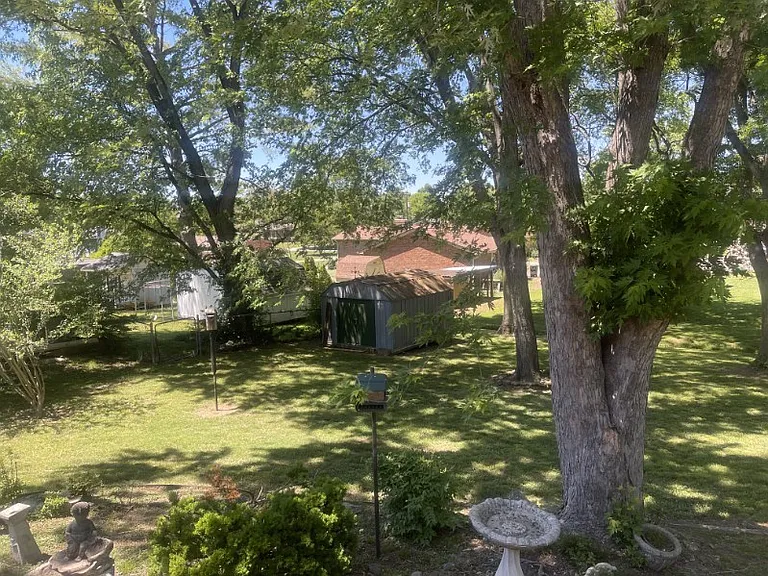 119 Trousdale Dr — Photo 8