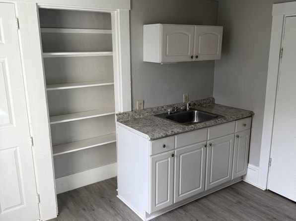 22 Highland Ave APT 4